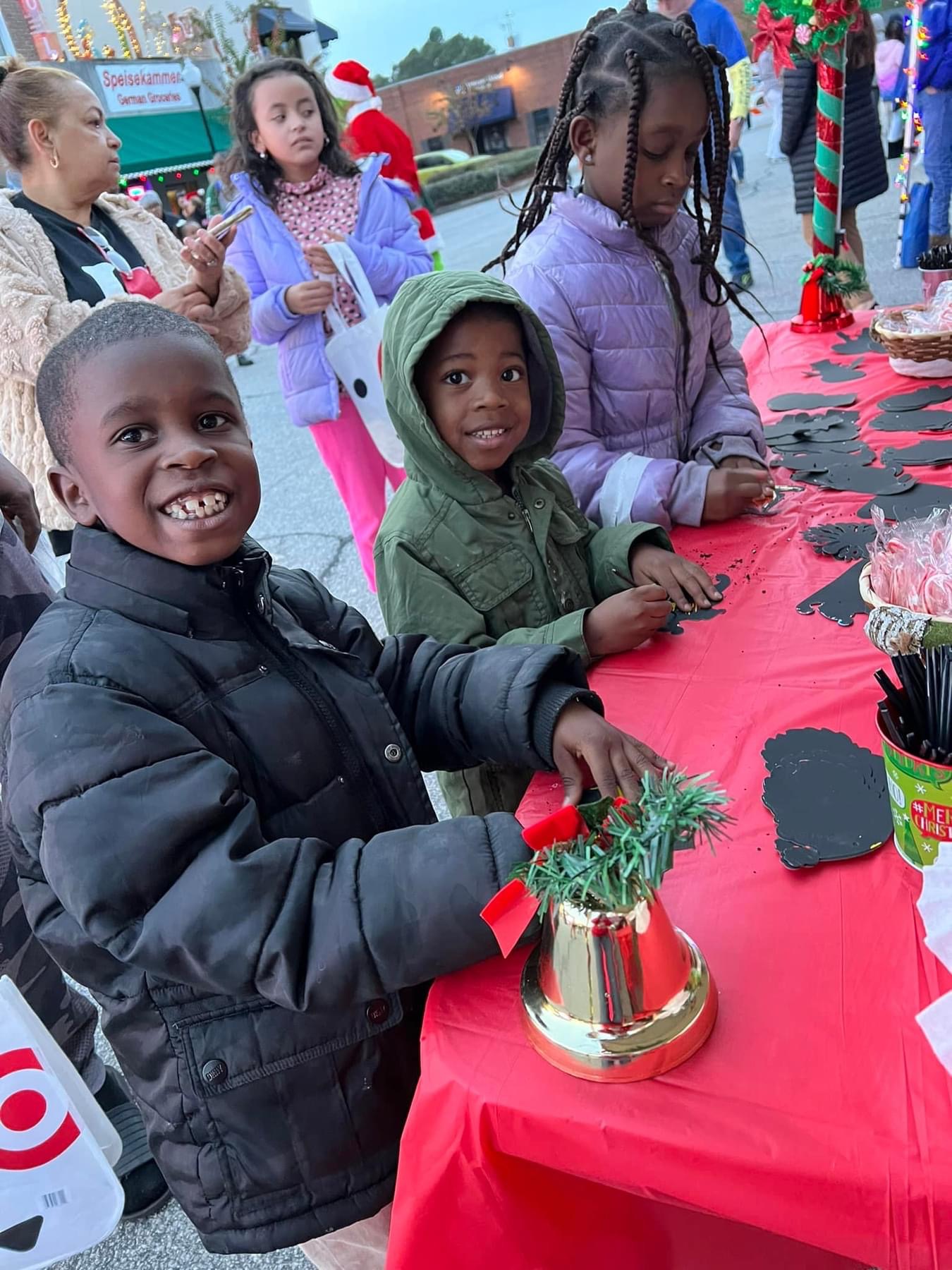 Hinesville Tree Lighting and Crafts 3